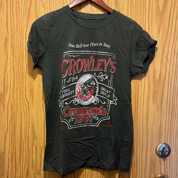 Crowley’s crossroads inn t-shirt - Picture 1 of 3